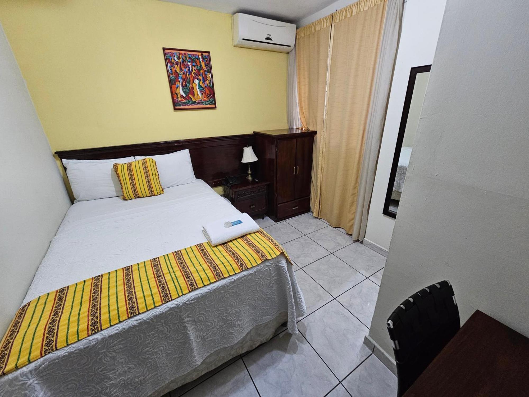 סאן סלבדור Hotel San Jose Hostal מראה חיצוני תמונה