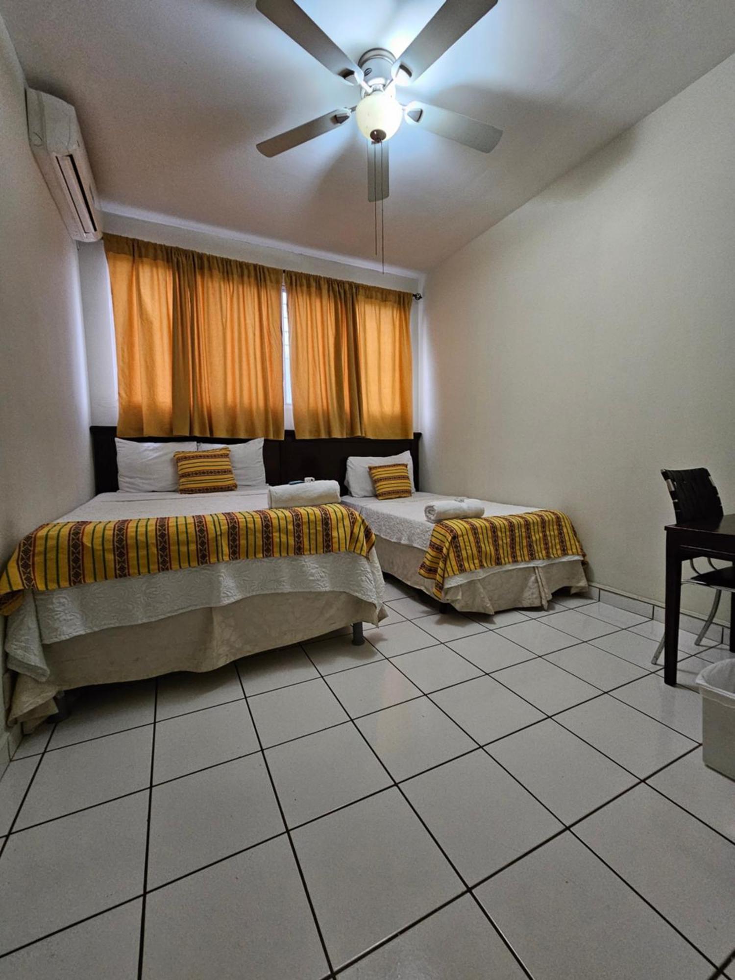 סאן סלבדור Hotel San Jose Hostal מראה חיצוני תמונה