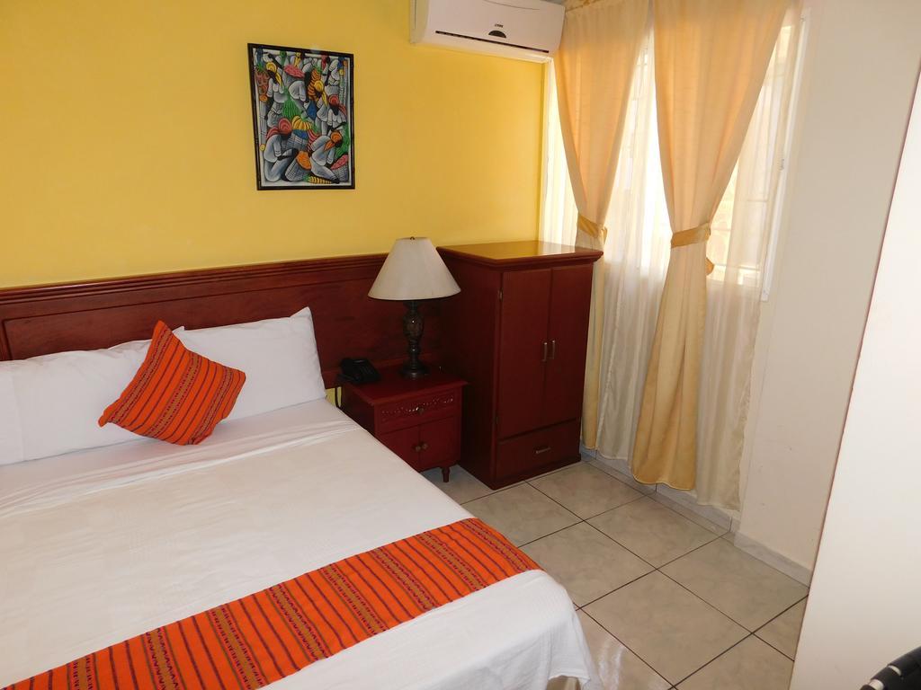 סאן סלבדור Hotel San Jose Hostal מראה חיצוני תמונה