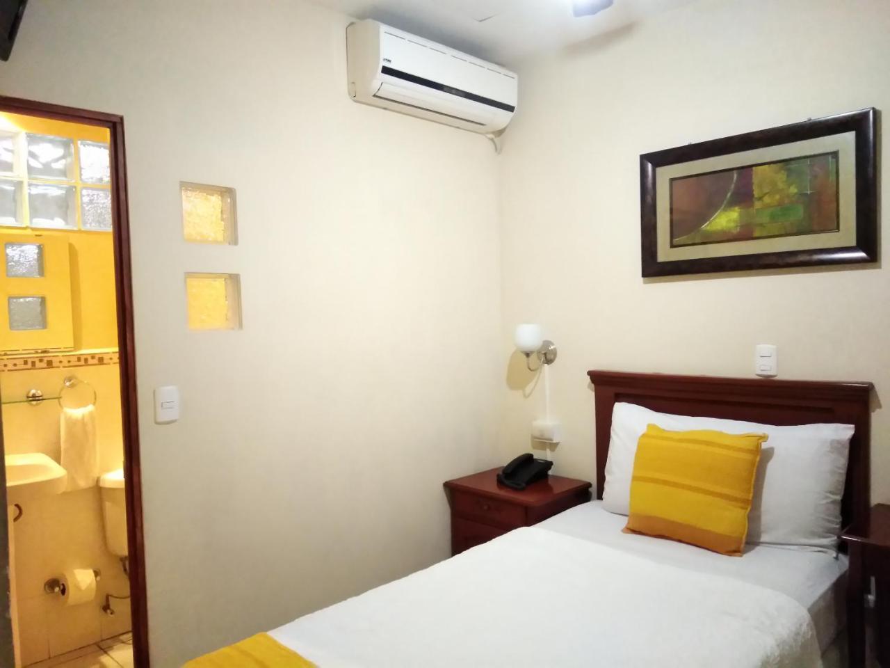 סאן סלבדור Hotel San Jose Hostal מראה חיצוני תמונה